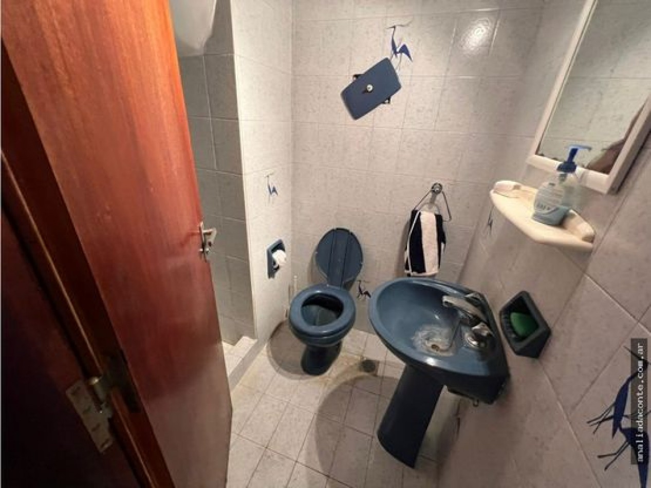 Hermoso y solido Chalet 6 amb. Gran lote B. Constitucion