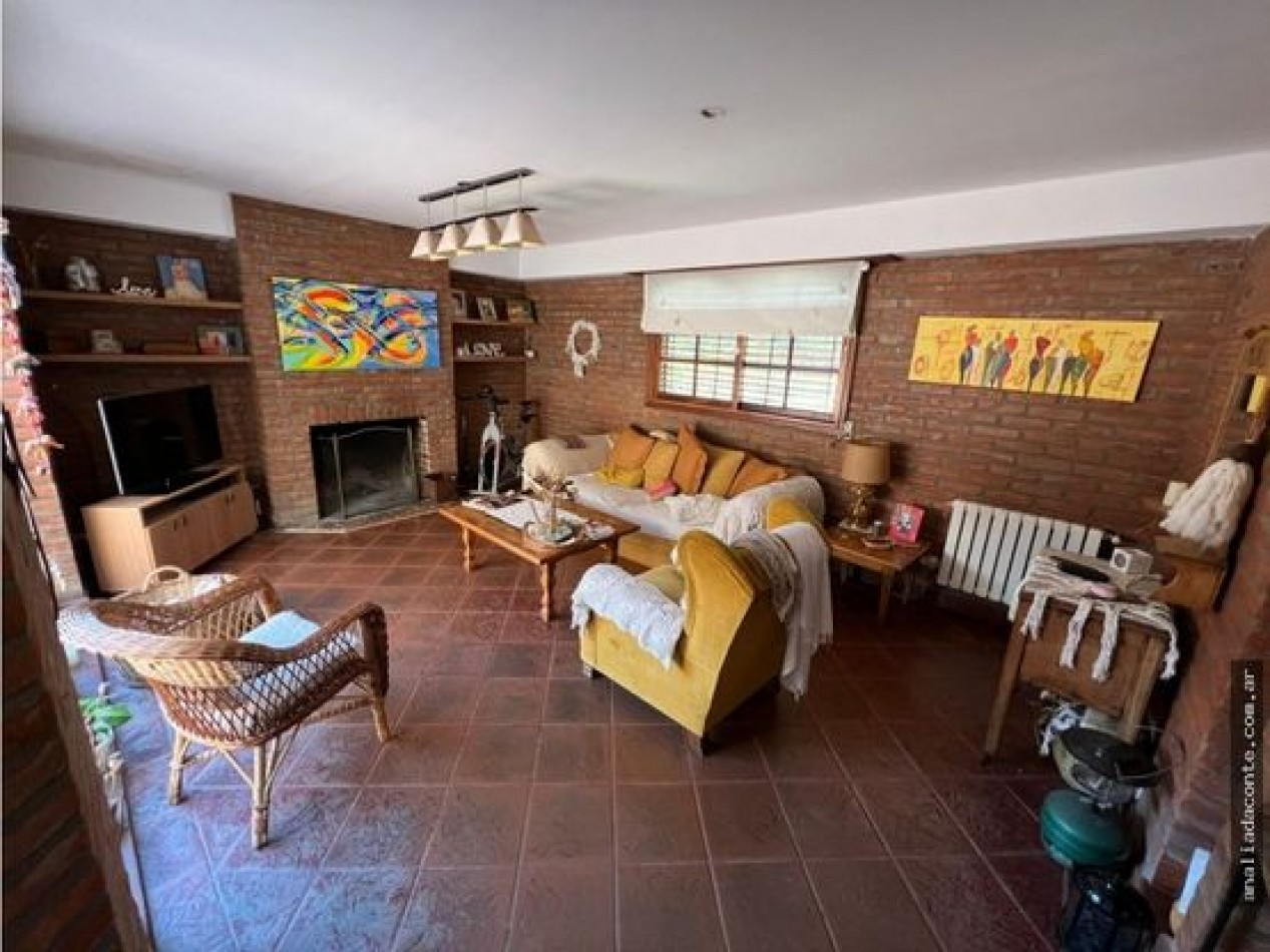 Gran chalet 4 amb. Aragon 5800. Gran parque. Toma valores