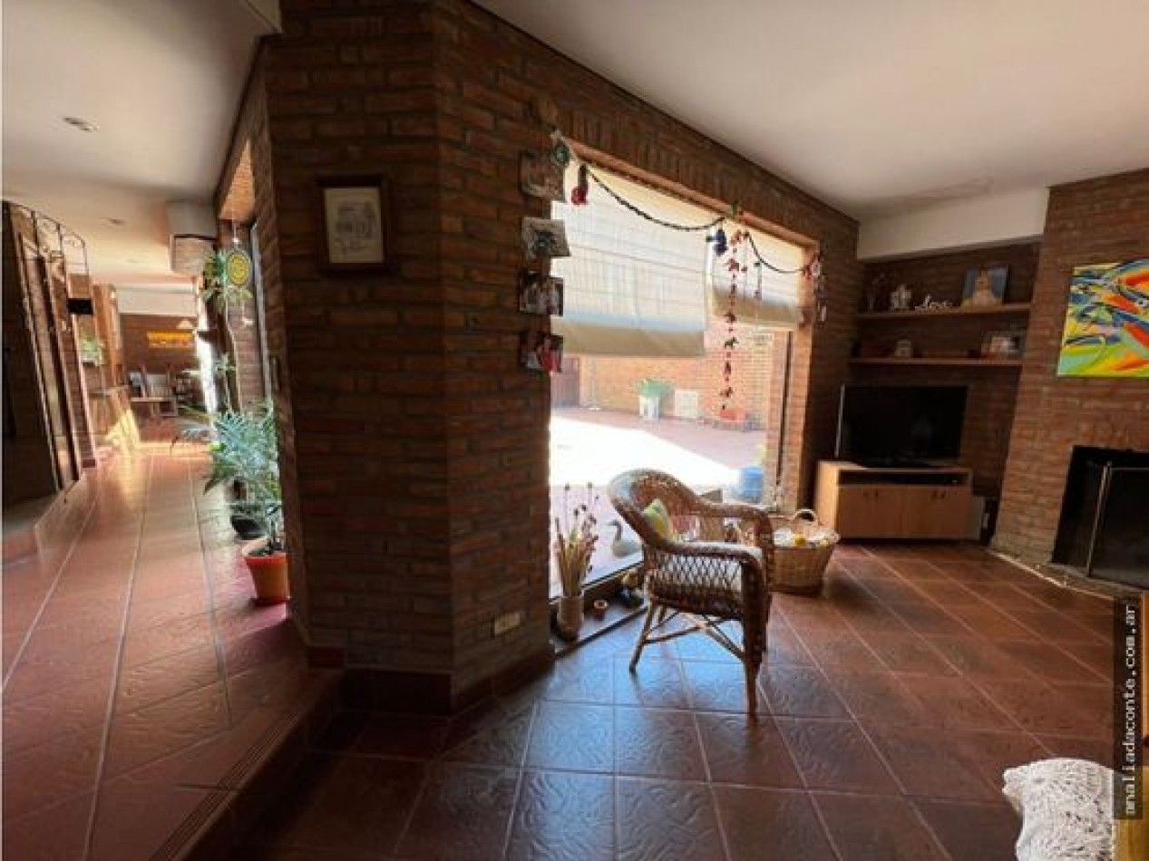 Gran chalet 4 amb. Aragon 5800. Gran parque. Toma valores