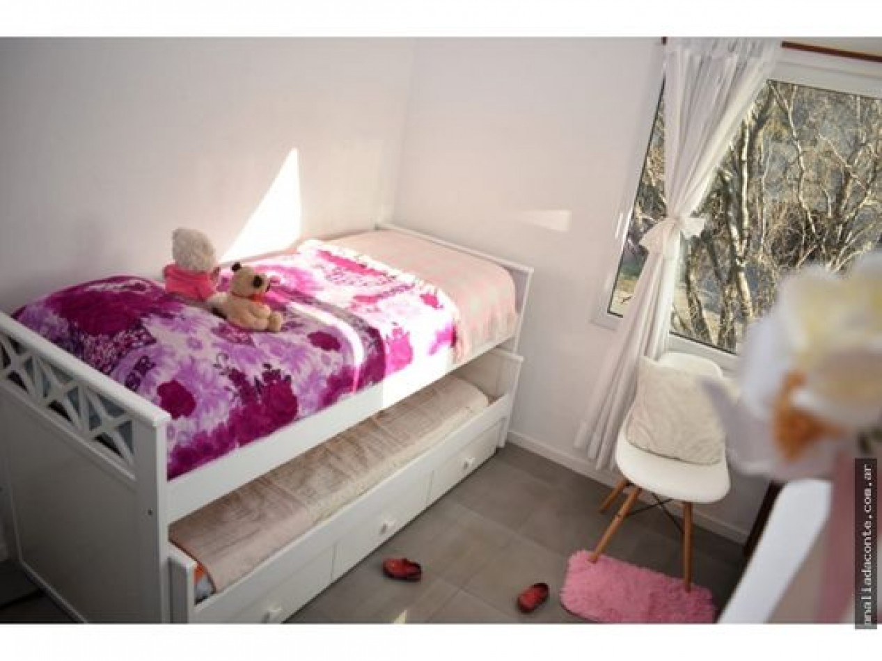 Moderna casa 5 amb en barrio Constitucion