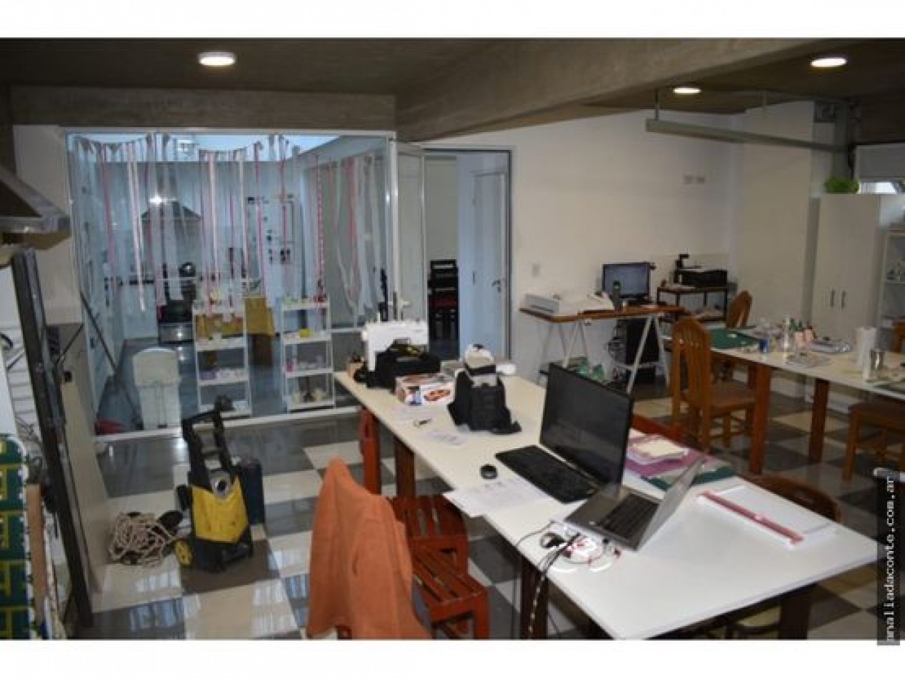 Moderna casa 5 amb en barrio Constitucion