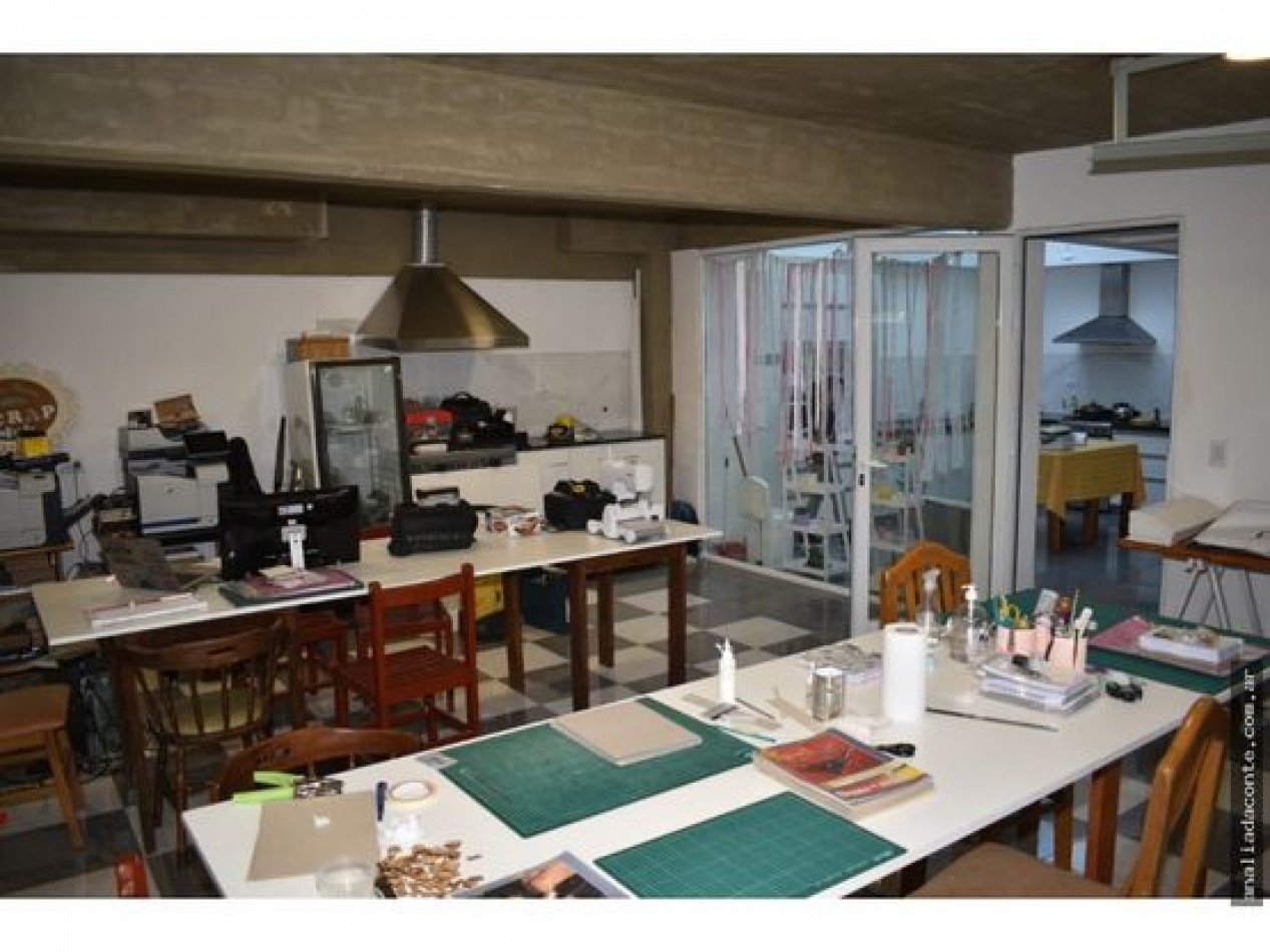 Moderna casa 5 amb en barrio Constitucion