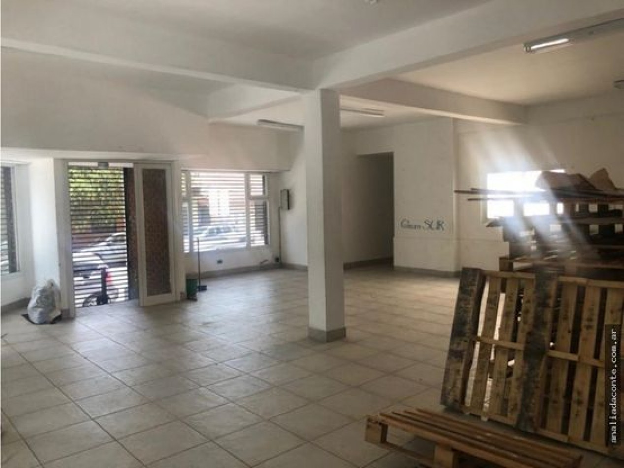 HERMOSO LOCAL COMERCIAL EN ESQUINA