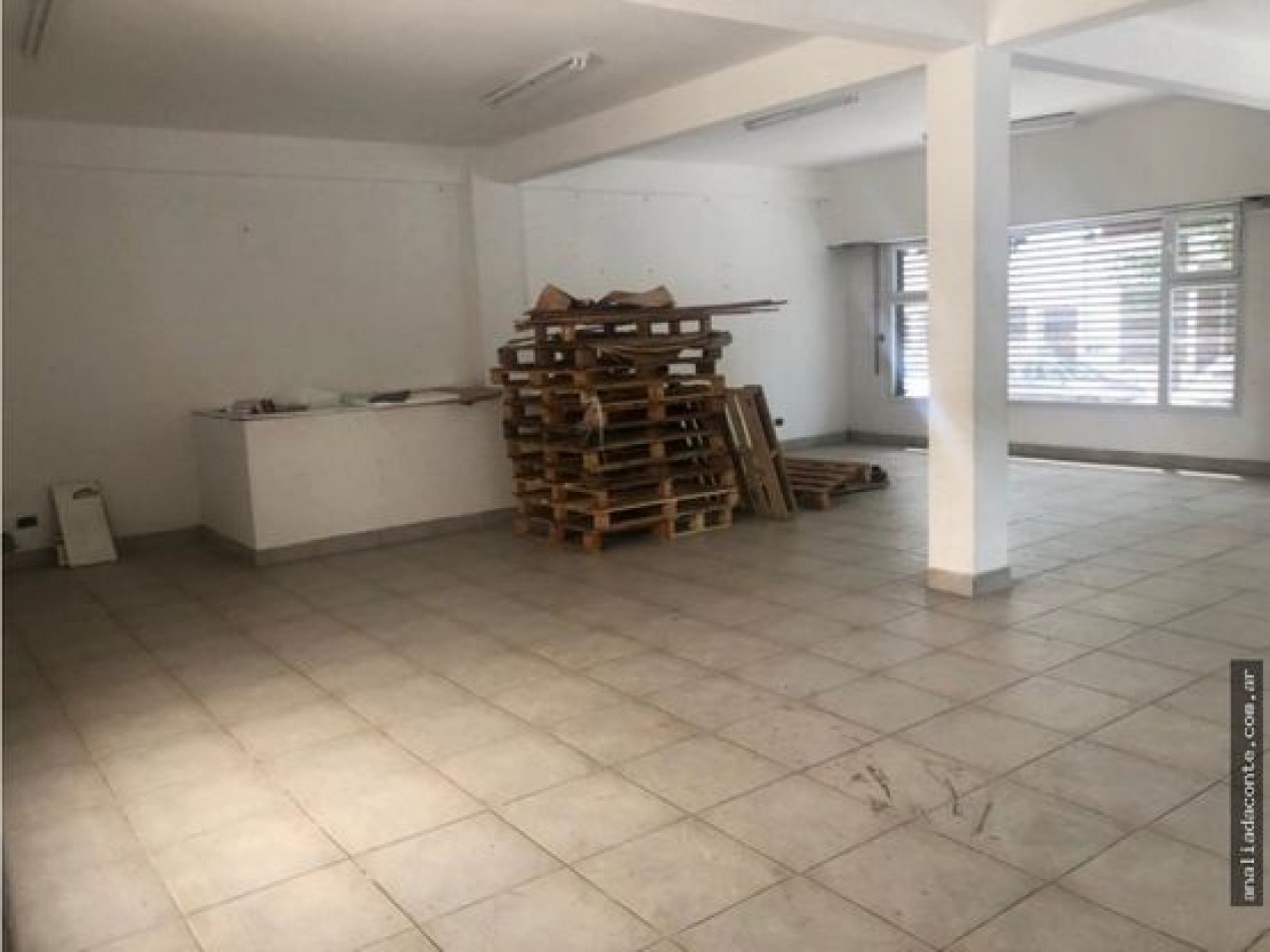 HERMOSO LOCAL COMERCIAL EN ESQUINA