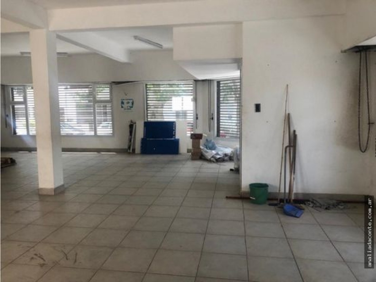 HERMOSO LOCAL COMERCIAL EN ESQUINA