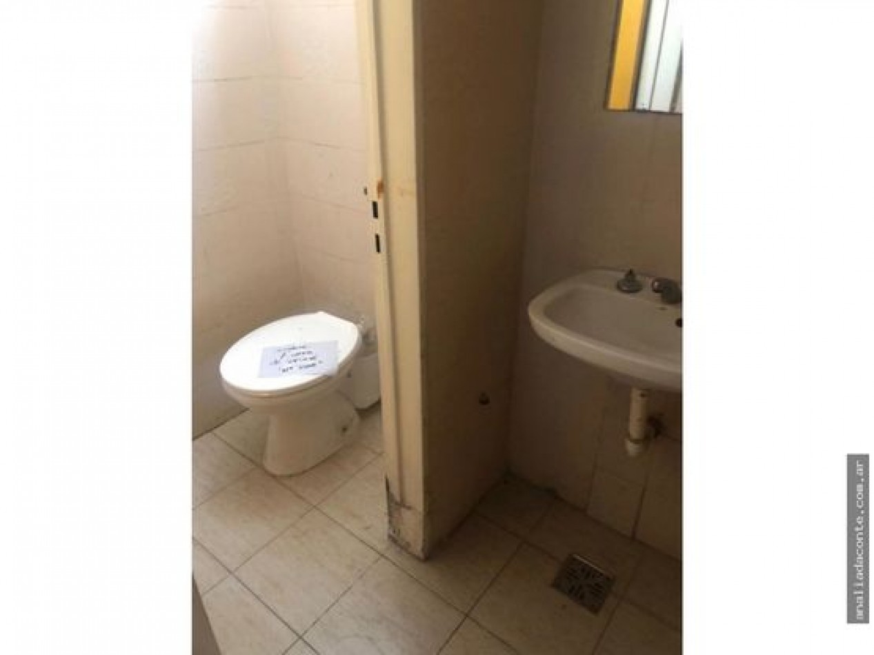HERMOSO LOCAL COMERCIAL EN ESQUINA