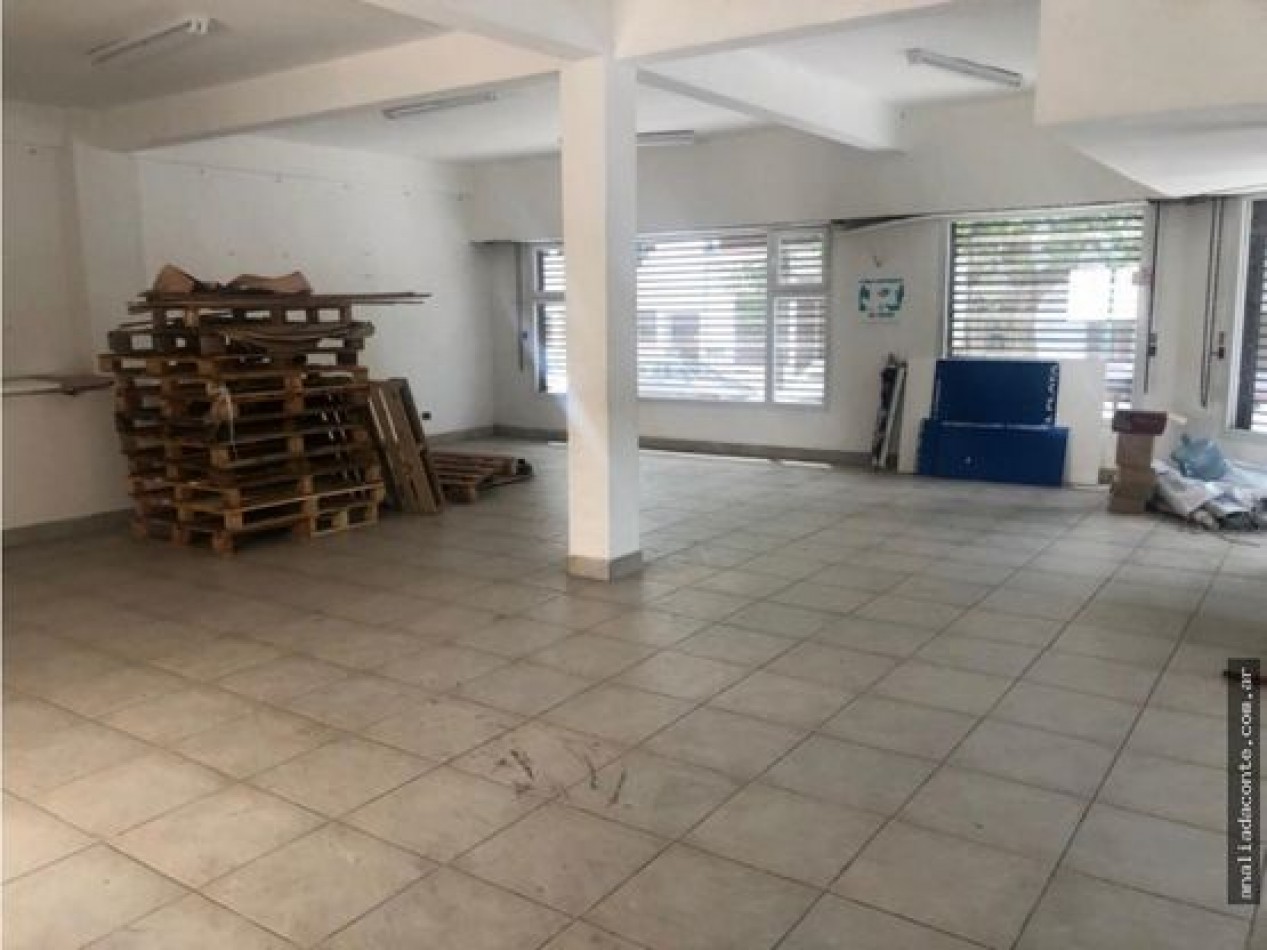 HERMOSO LOCAL COMERCIAL EN ESQUINA