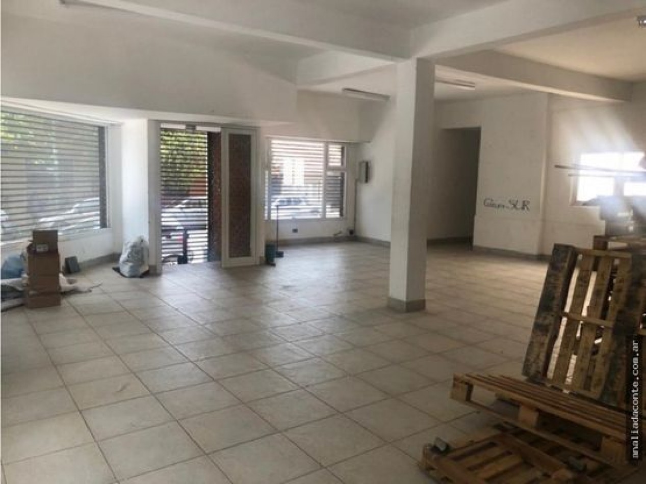 HERMOSO LOCAL COMERCIAL EN ESQUINA