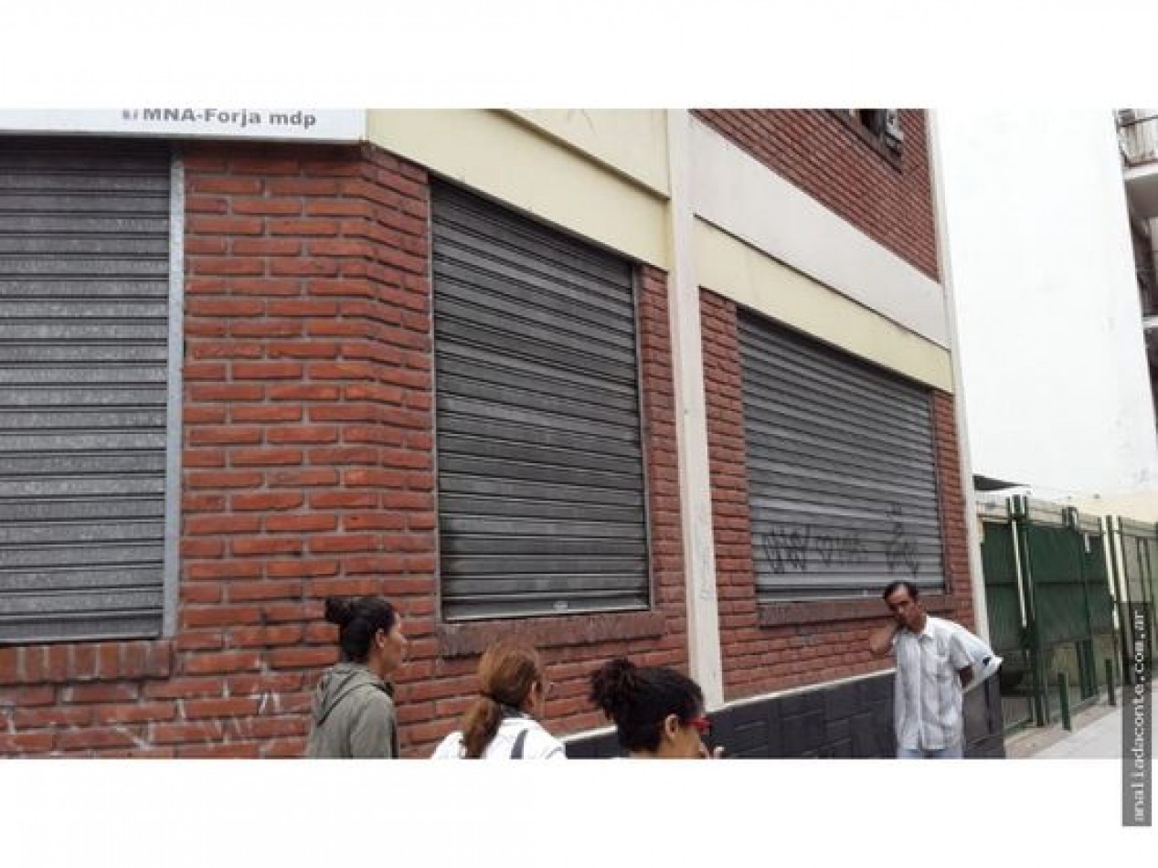 HERMOSO LOCAL COMERCIAL EN ESQUINA