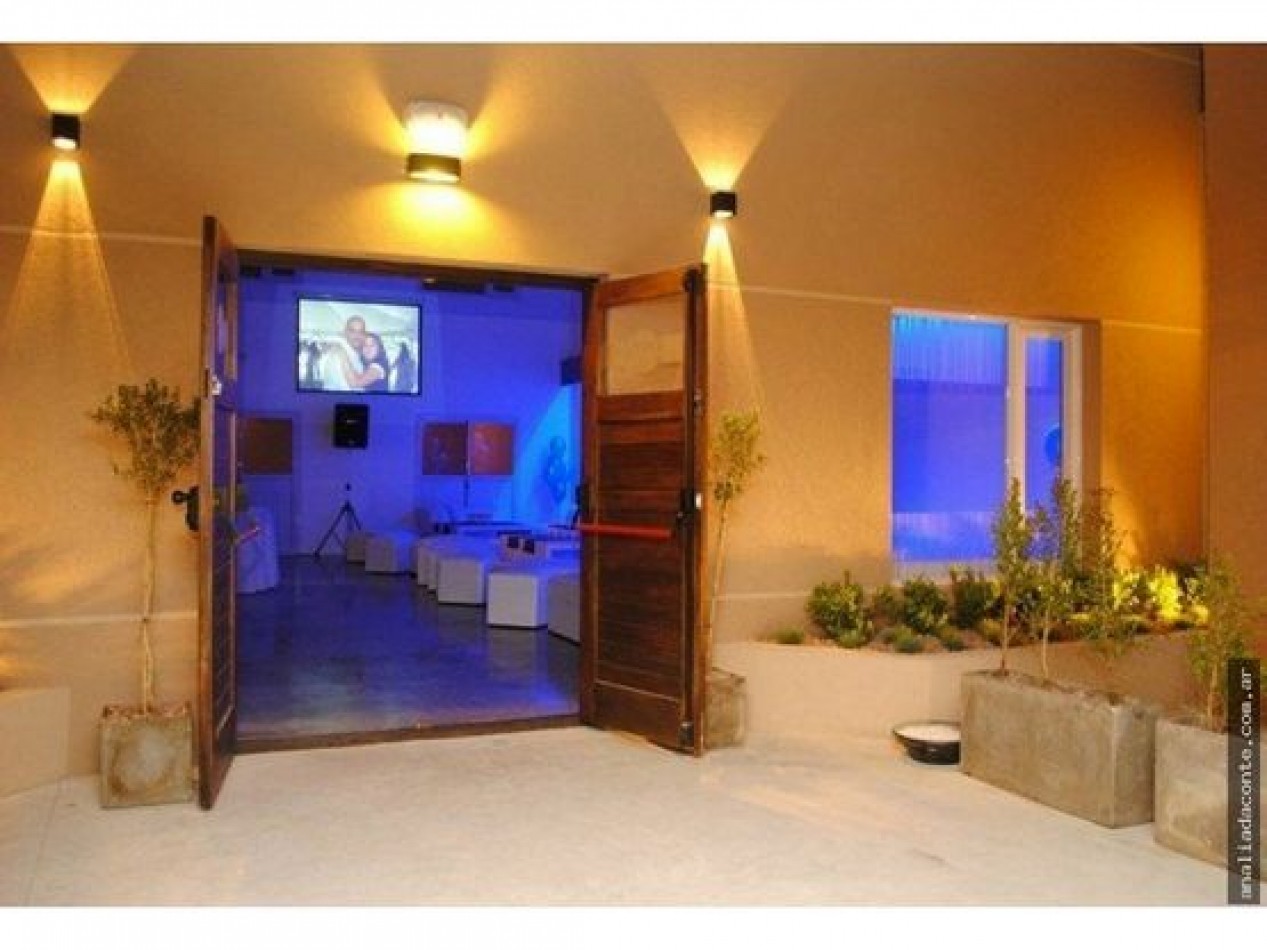 INMUEBLE EN BLOCK 2 VIVIENDAS + 3 LOCALES