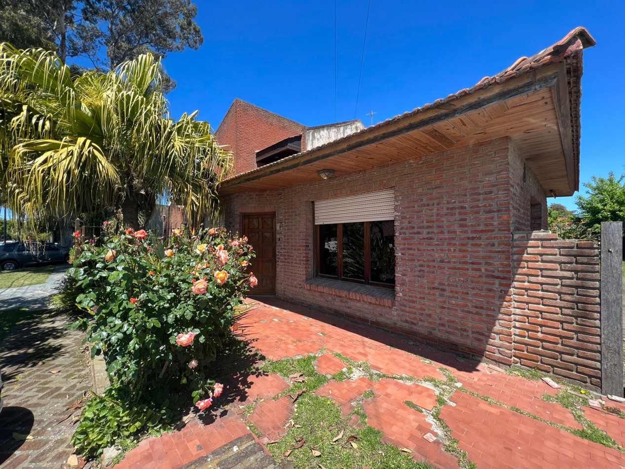 CHALET 4 AMBIENTES SAN JERONIMO