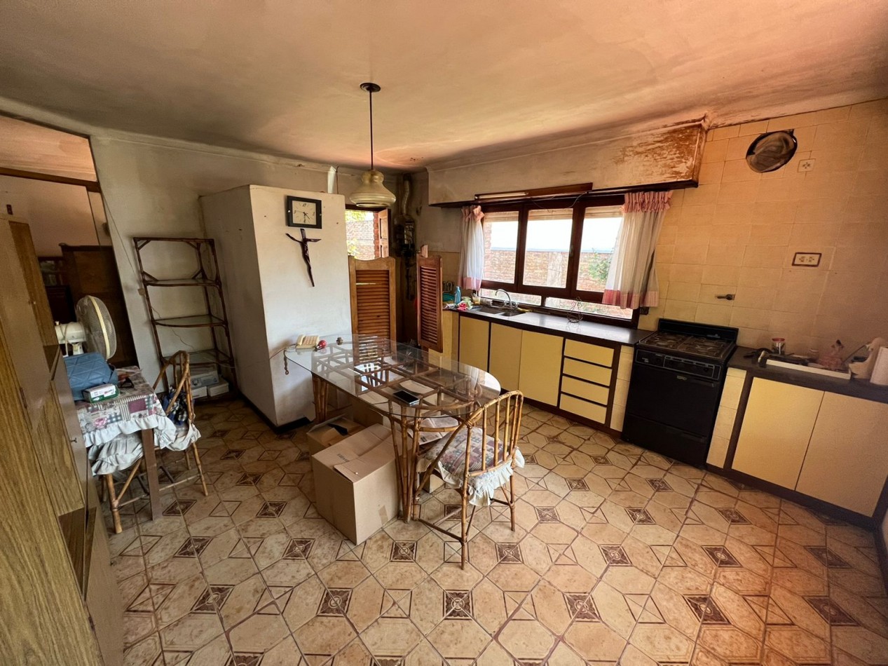 CHALET 4 AMBIENTES SAN JERONIMO