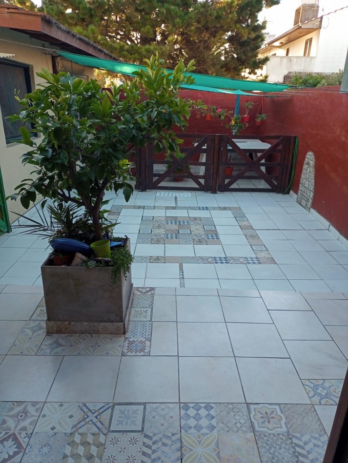 Hermoso Chalet con depto. 2 amb.en Lo mejor de Caisamar