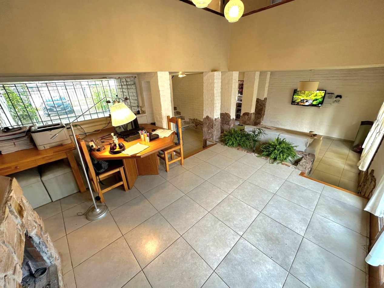 Hermoso Chalet con depto. 2 amb.en Lo mejor de Caisamar
