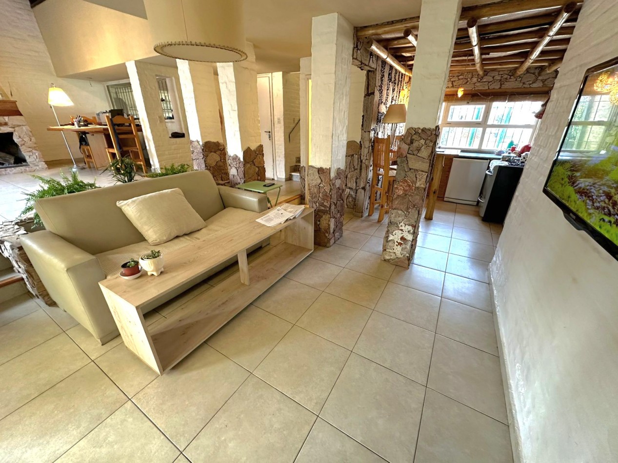 Hermoso Chalet con depto. 2 amb.en Lo mejor de Caisamar