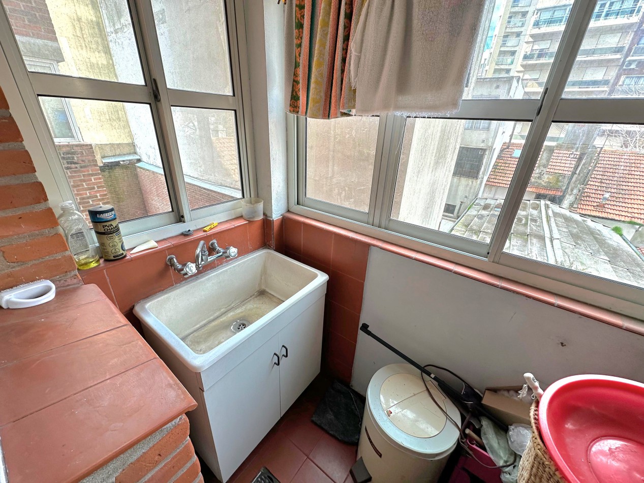 LA PERLA Precioso Dpto. 2 Amb. CON BALCON EN L