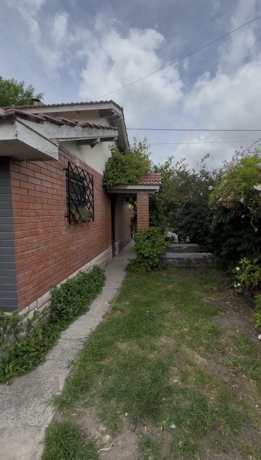 Casa 4 amb 2 baños garage jardin a pasos de Av Constitucion