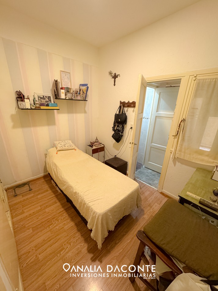 Amplio depto 3 amb 2 baños y doble patio en PB Falucho 1500