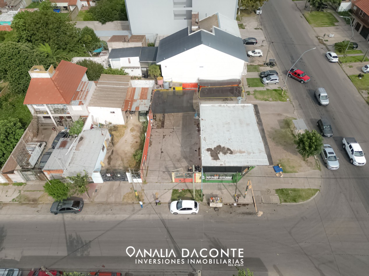 Gran oportunidad de inversion 3 lotes en block 39 y cerrito 667 mts2 !
