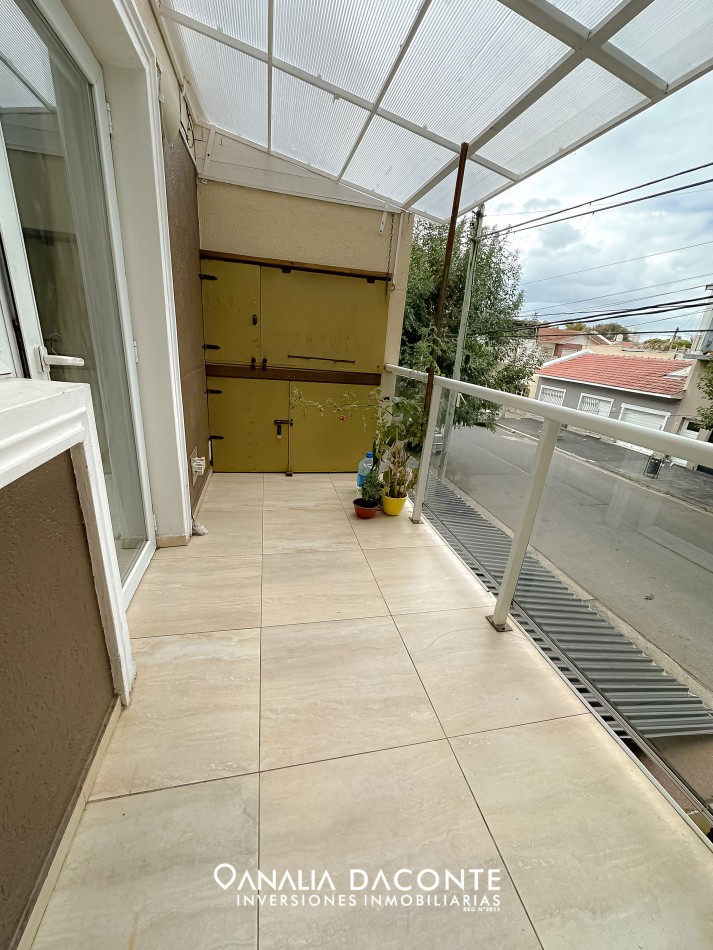 PH 3 amb con balcon al frente en La Perla Norte