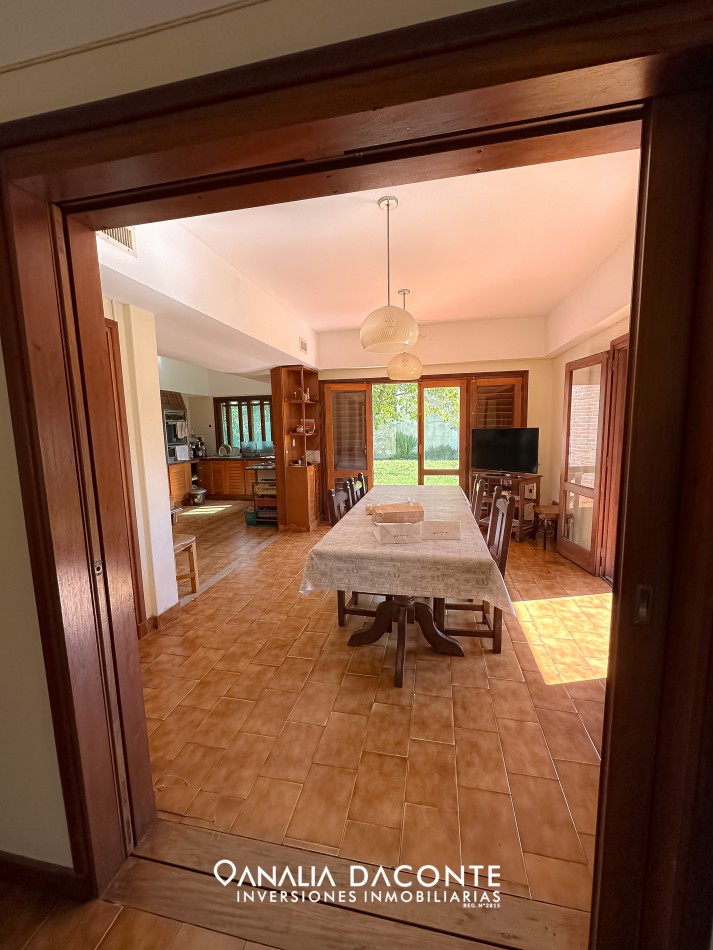 Gran chalet 7 amb sobre dos lotes en Parque Luro