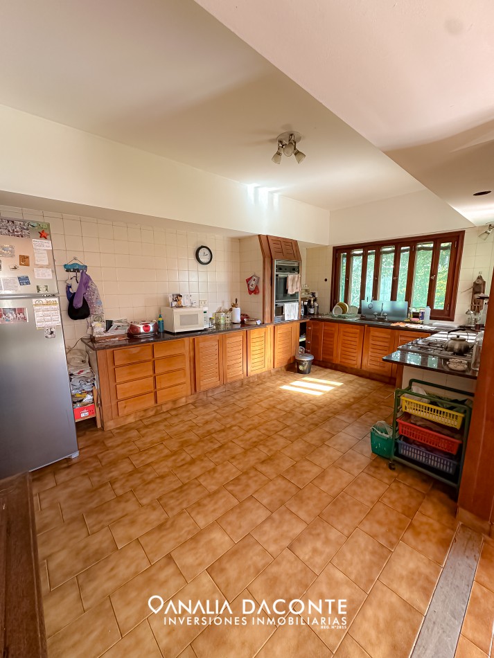 Gran chalet 7 amb sobre dos lotes en Parque Luro