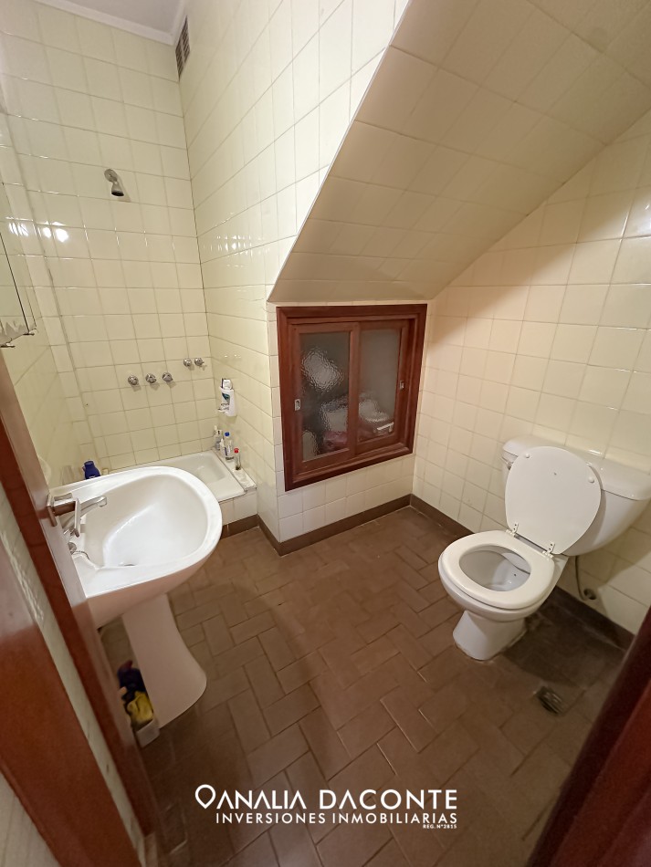 Gran chalet 7 amb sobre dos lotes en Parque Luro