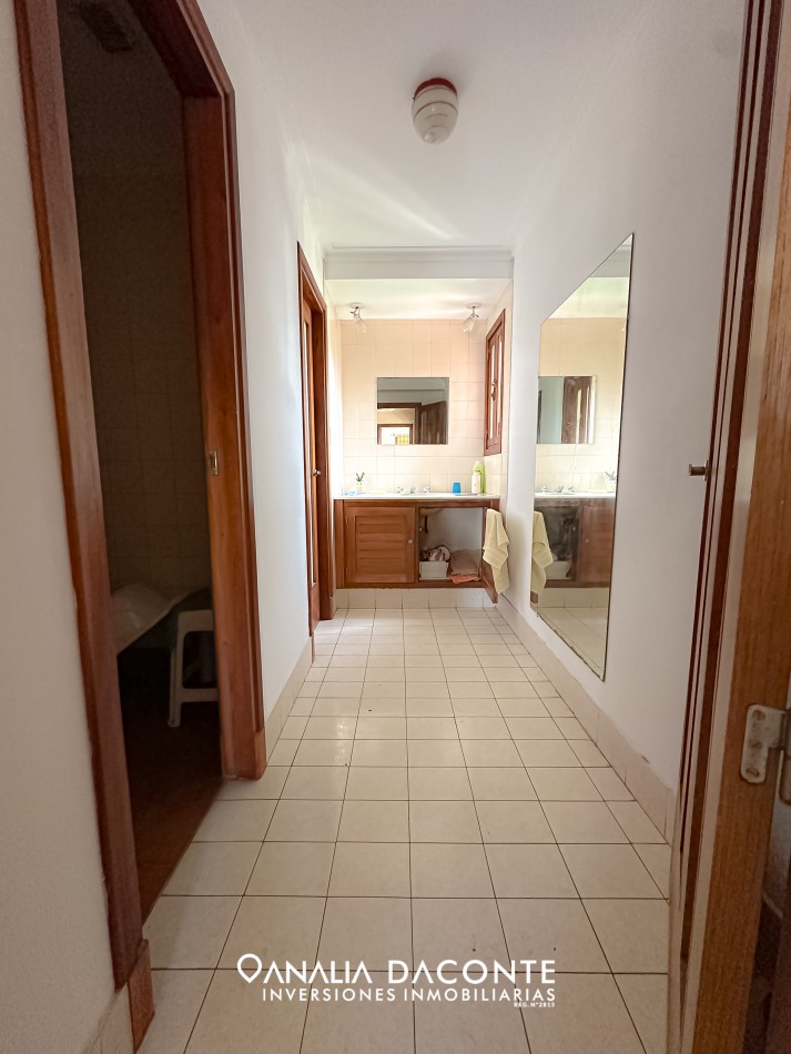Gran chalet 7 amb sobre dos lotes en Parque Luro
