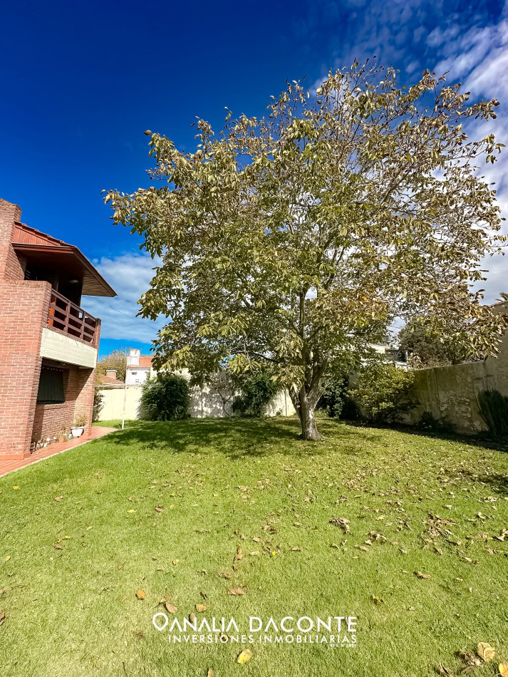 Gran chalet 7 amb sobre dos lotes en Parque Luro