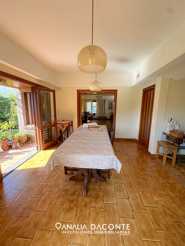 Gran chalet 7 amb sobre dos lotes en Parque Luro