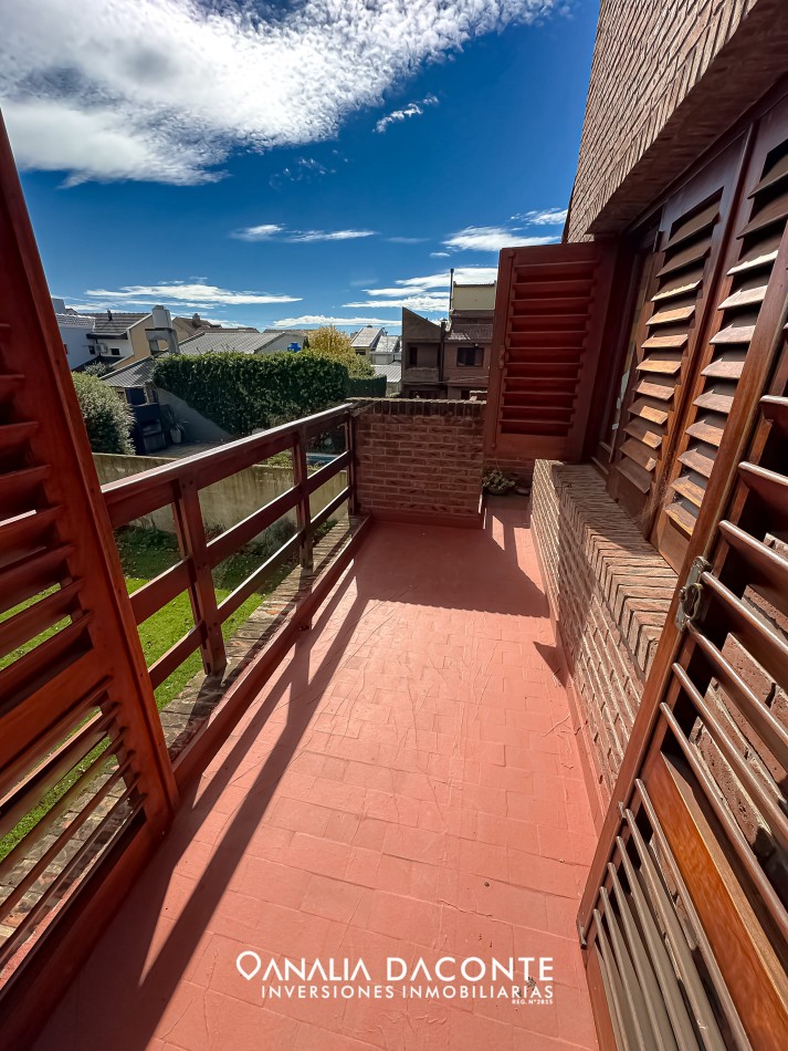 Gran chalet 7 amb sobre dos lotes en Parque Luro