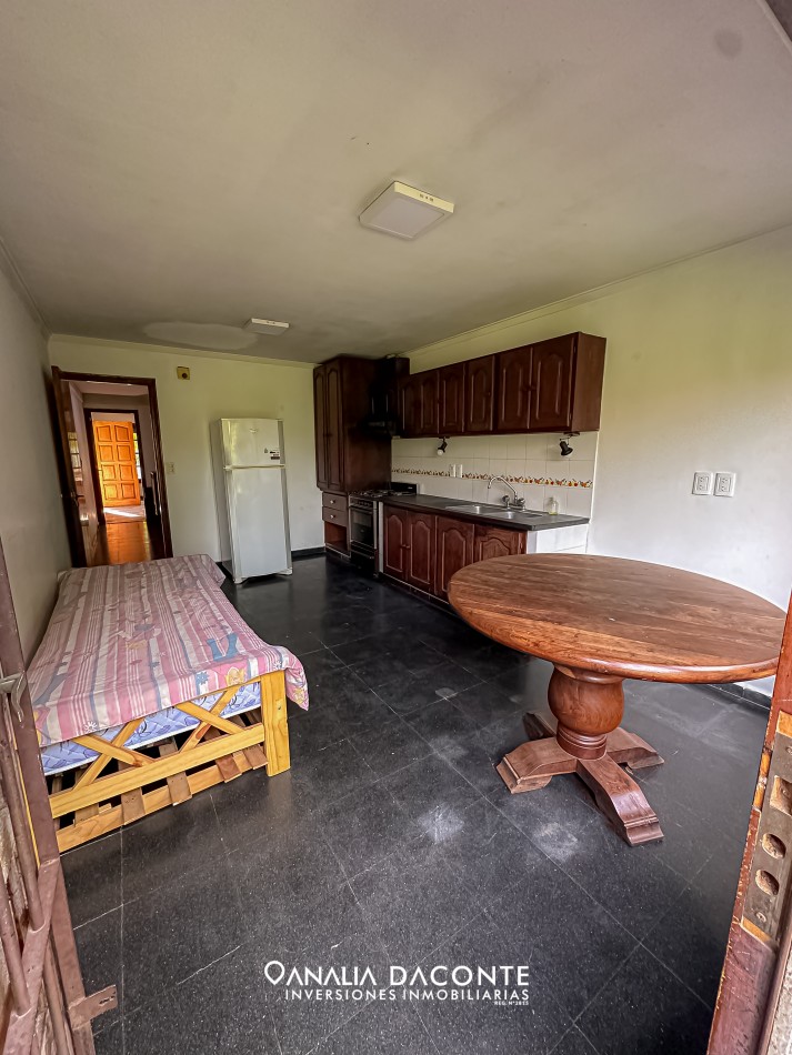 Chalet dividido en 3 unidades con parque en Los Pinares