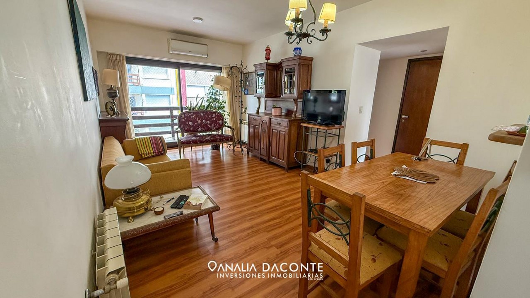 HERMOSO DEPARTAMENTO 3 AMBIENTES AL FRENTE CON BALCON SALIENTE Y COCHERA!