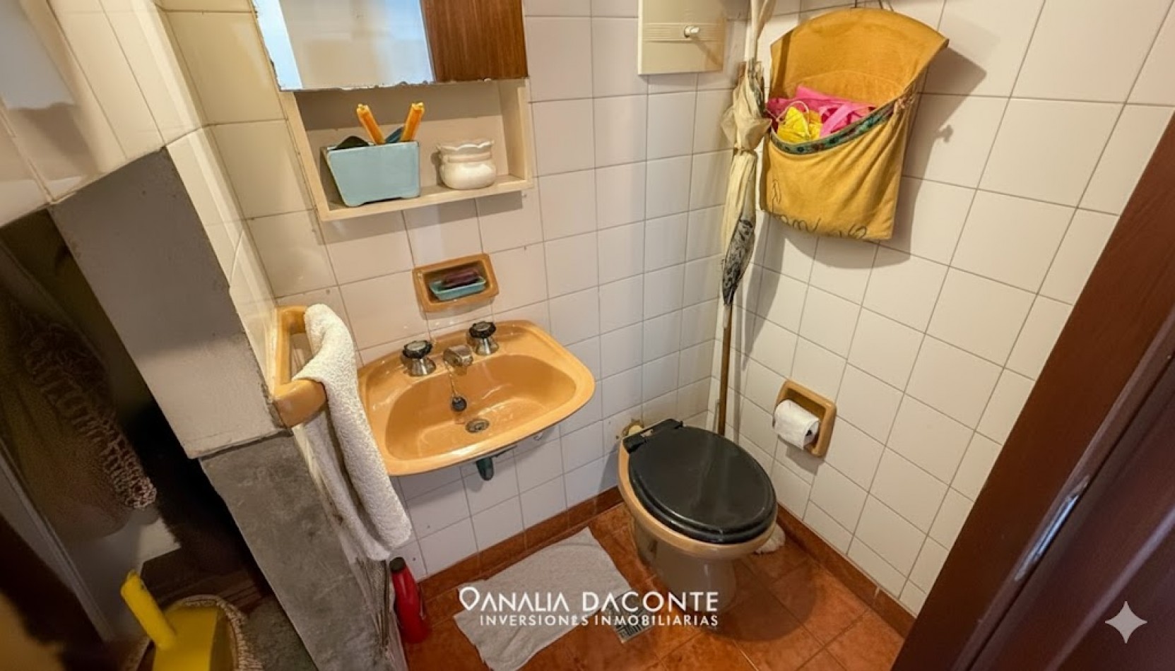 HERMOSO DEPARTAMENTO 3 AMBIENTES AL FRENTE CON BALCON SALIENTE Y COCHERA!