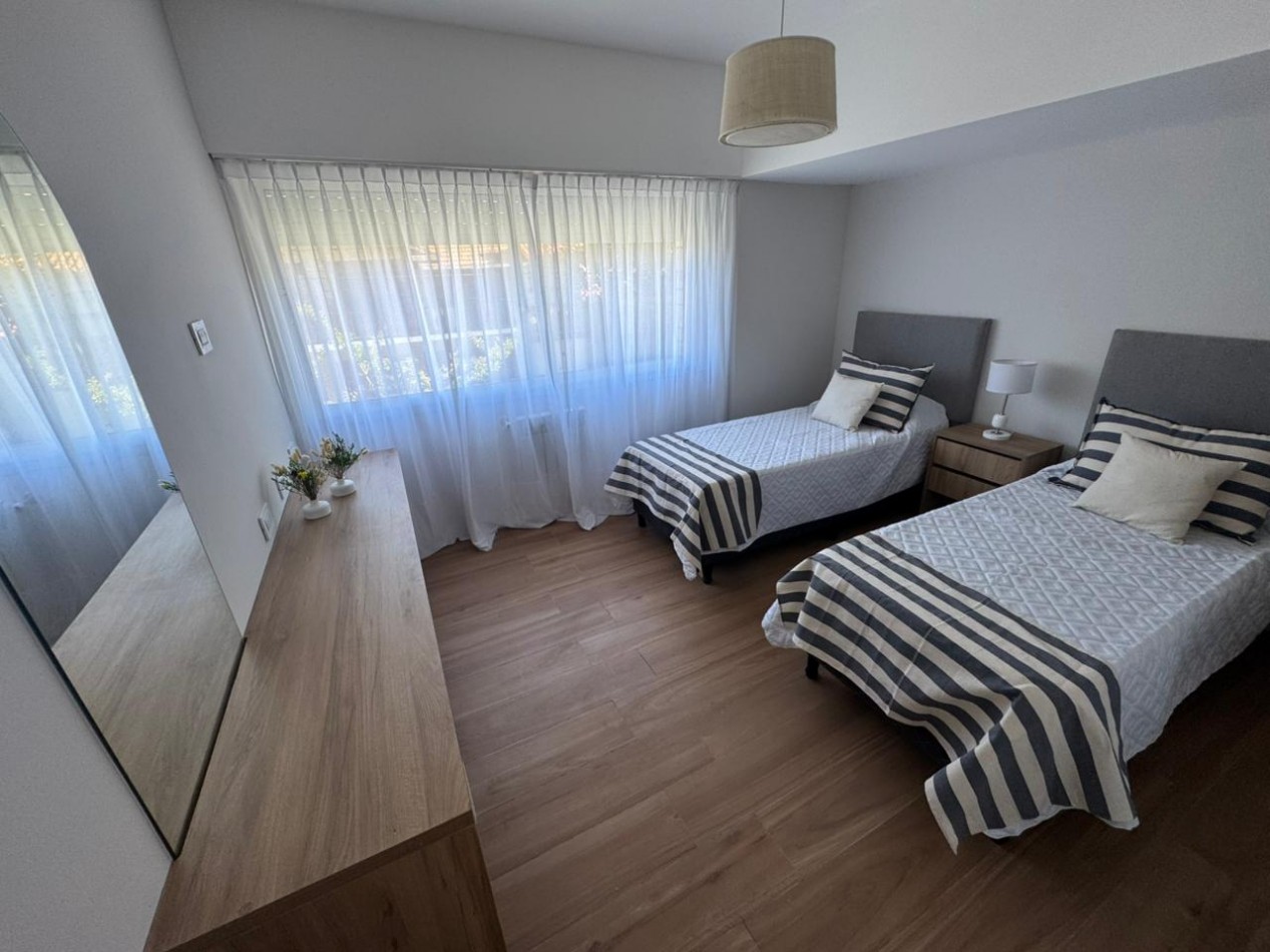 GRAN DEPTO 4 AMB DE 200M2 CON GARAGE! RECICLADO! ZONA ALDREY