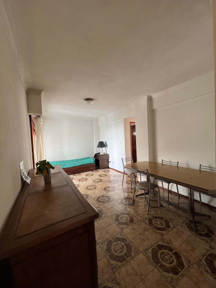 Bajo su valor! Depto 2 amb con balcon saliente