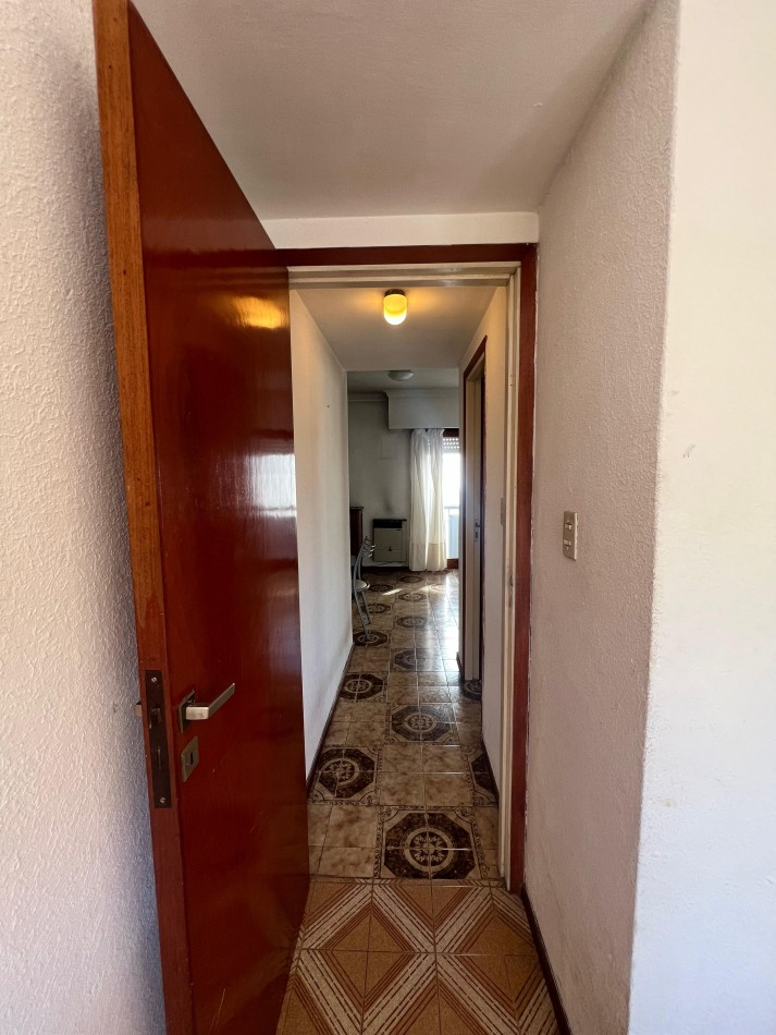 Bajo su valor! Depto 2 amb con balcon saliente