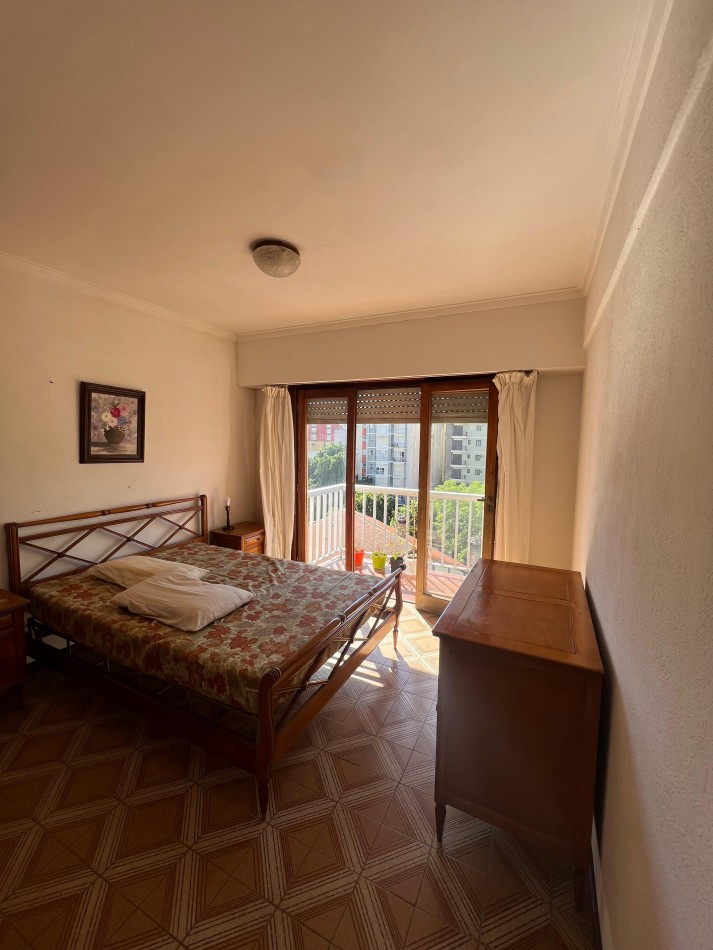 Bajo su valor! Depto 2 amb con balcon saliente