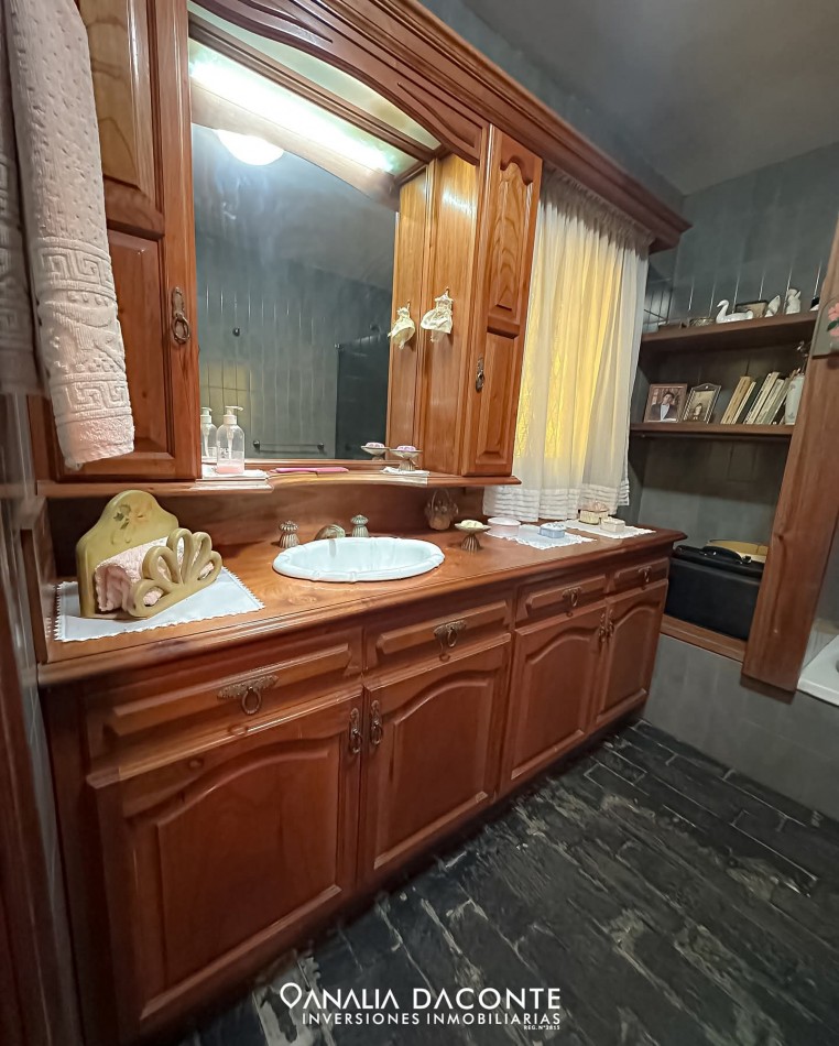 RESERVADO!!!Chalet 3 amb con depto 2 amb en San Jeronimo