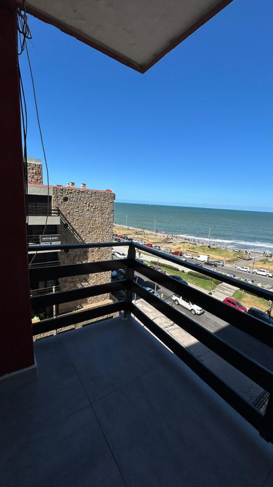 2 amb  vista al mar, con dependencia y cochera fija doble