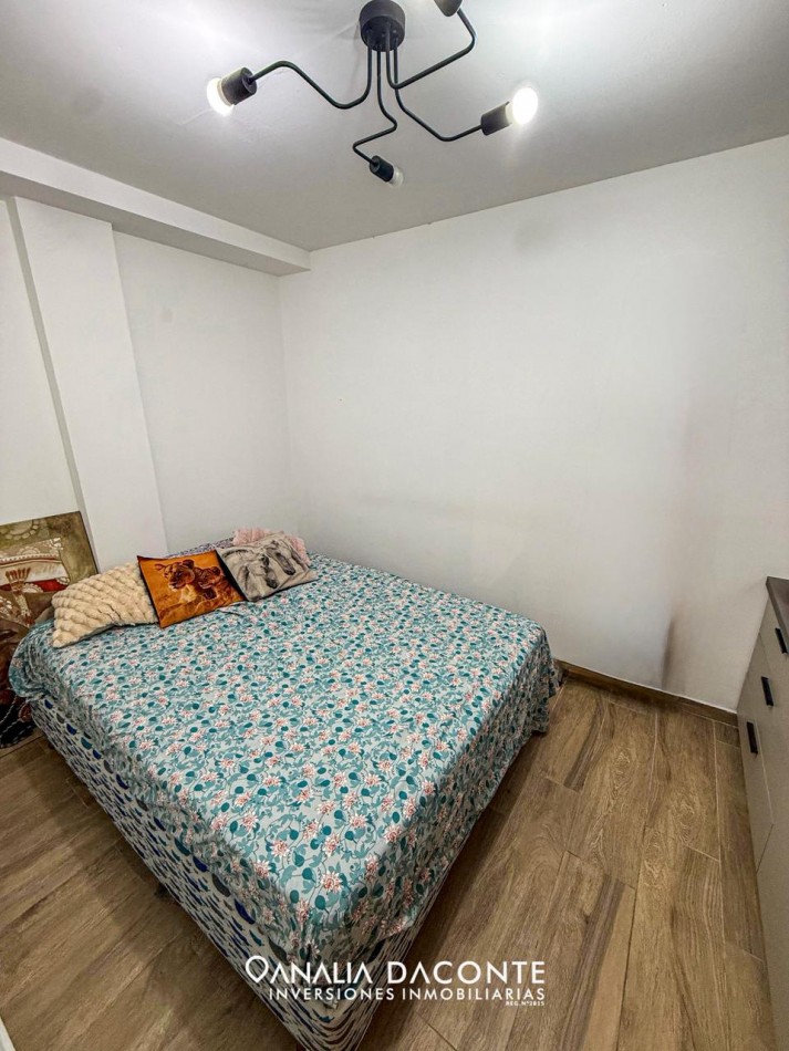 Moderno ph 2 amb pb a la calle con patio!