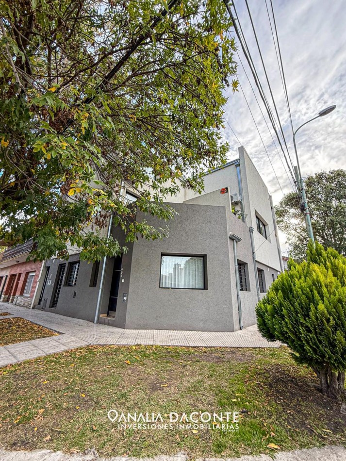 Moderno ph 2 amb pb a la calle con patio!