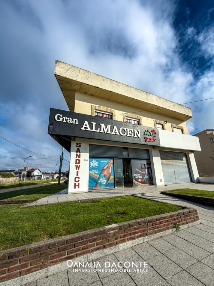 Local comercial sobre la costa con deposito