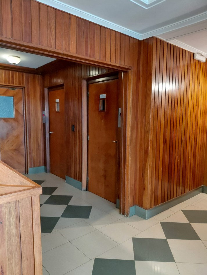 LUMINOSO Y AMPLIO DEPTO 2 AMB SOBRE AV. COLON AL 1500!