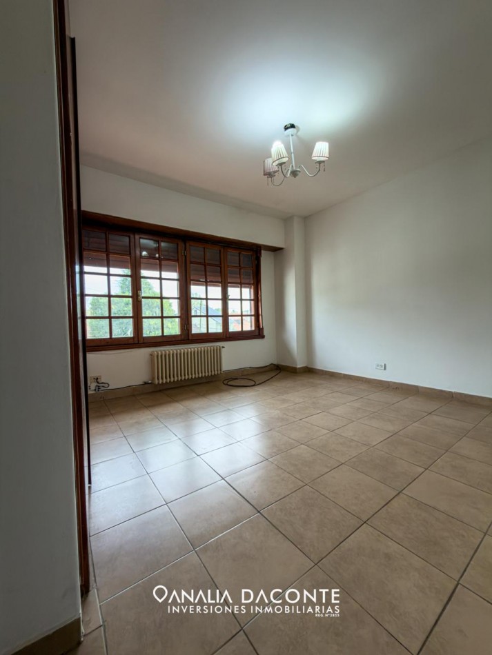 Gran chalet 7 amb a reciclar! en Caisamar con parque y quincho