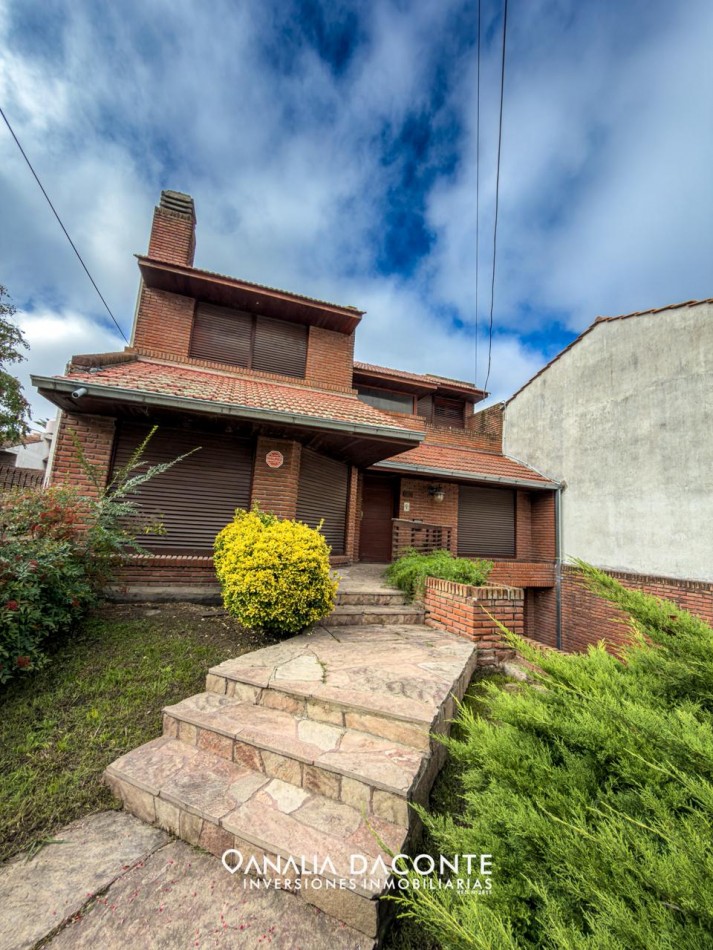 Gran chalet 7 amb a reciclar! en Caisamar con parque y quincho