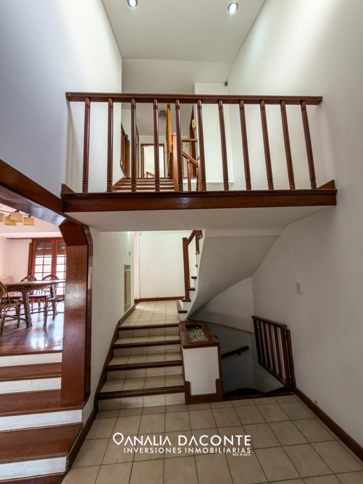 Gran chalet 7 amb a reciclar! en Caisamar con parque y quincho