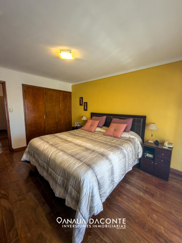 Amplio chalet con parque y garage. Zacagnini