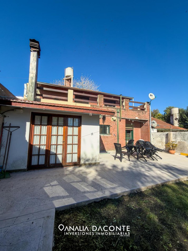 Amplio chalet con parque y garage. Zacagnini