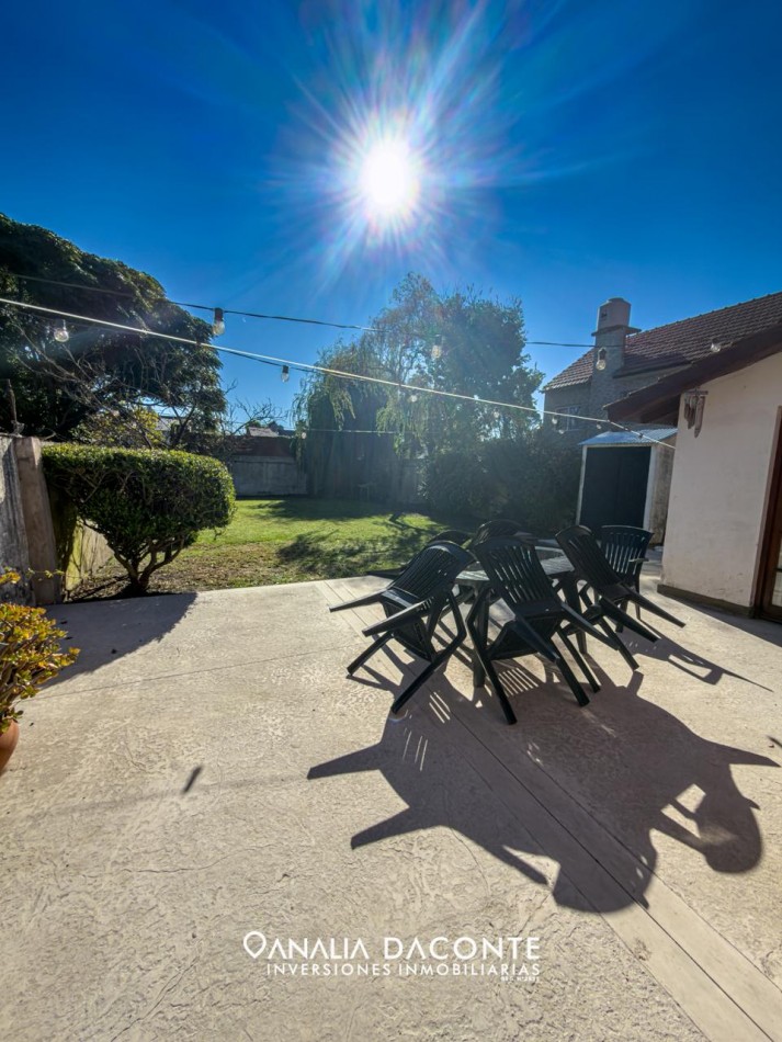 Amplio chalet con parque y garage. Zacagnini
